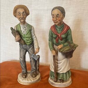 Charming Vintage Couple Figurines in Green and Red farmhouse seniors